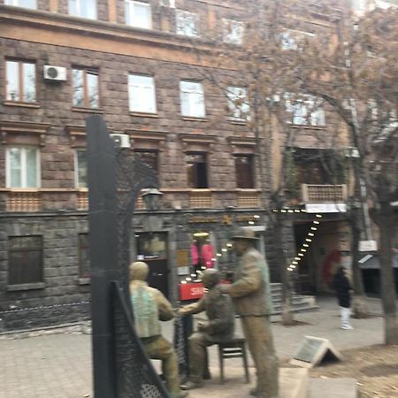 Yerevan, Abovyan 34 My Street Exterior photo